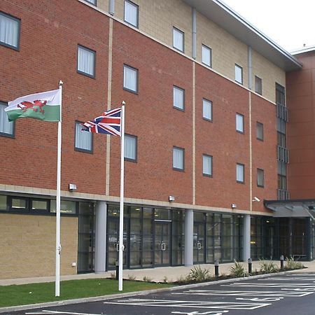 Ramada Plaza Wrexham Hotel Exterior foto