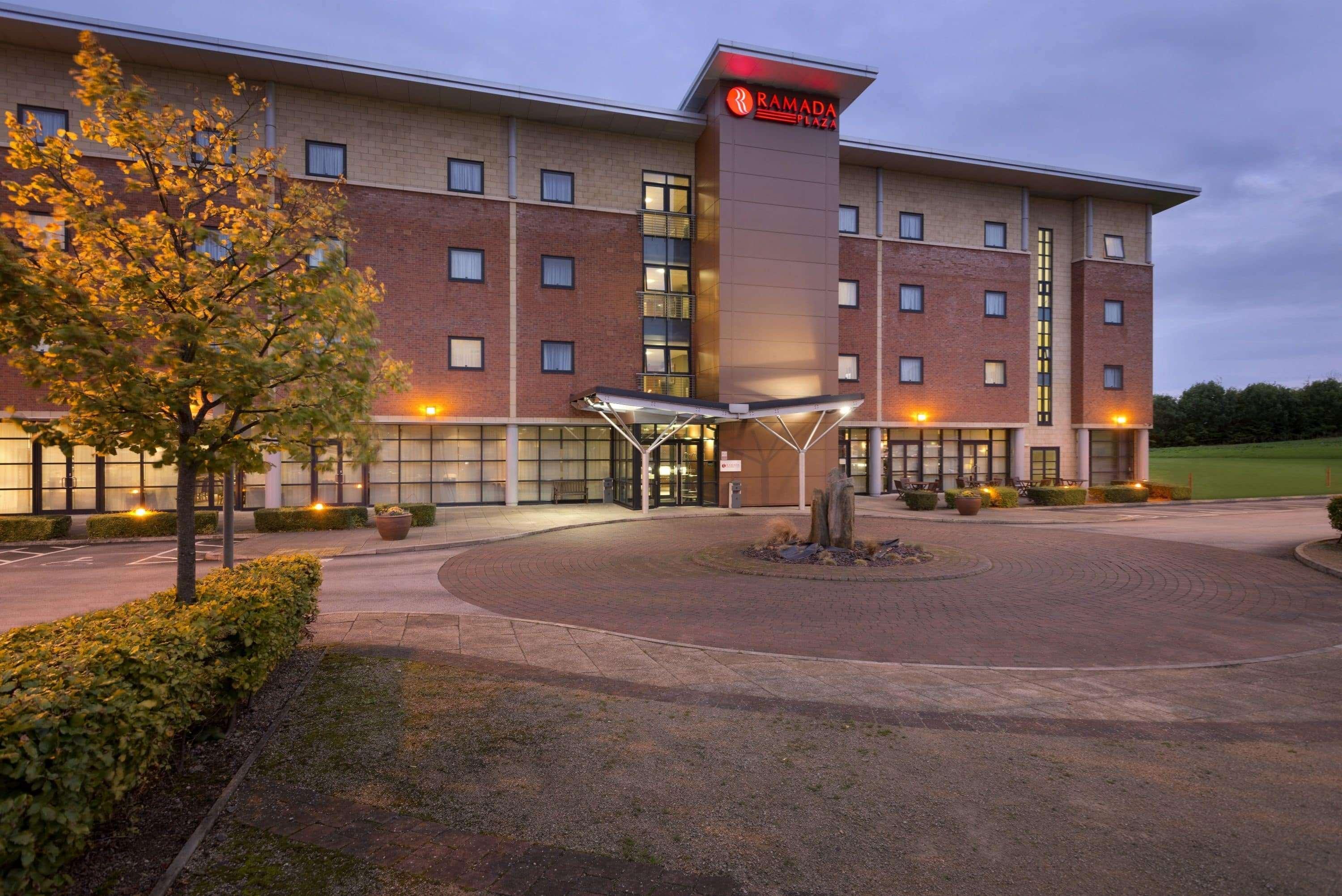 Ramada Plaza Wrexham Hotel Exterior foto