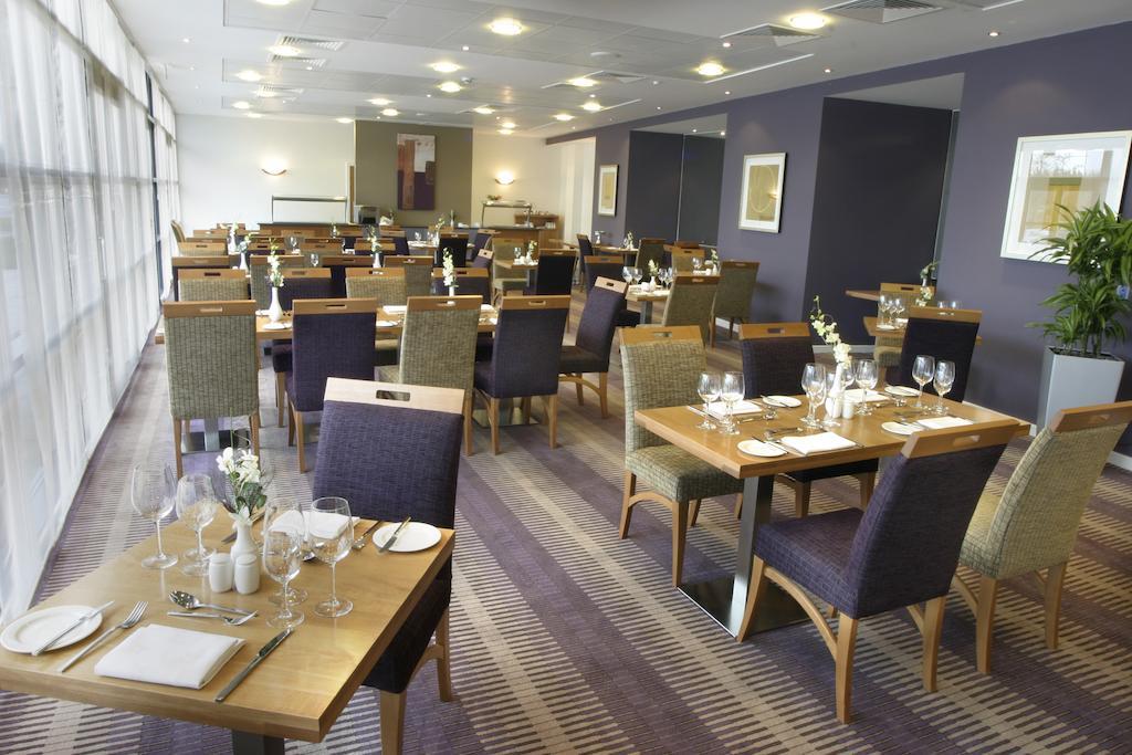Ramada Plaza Wrexham Hotel Exterior foto