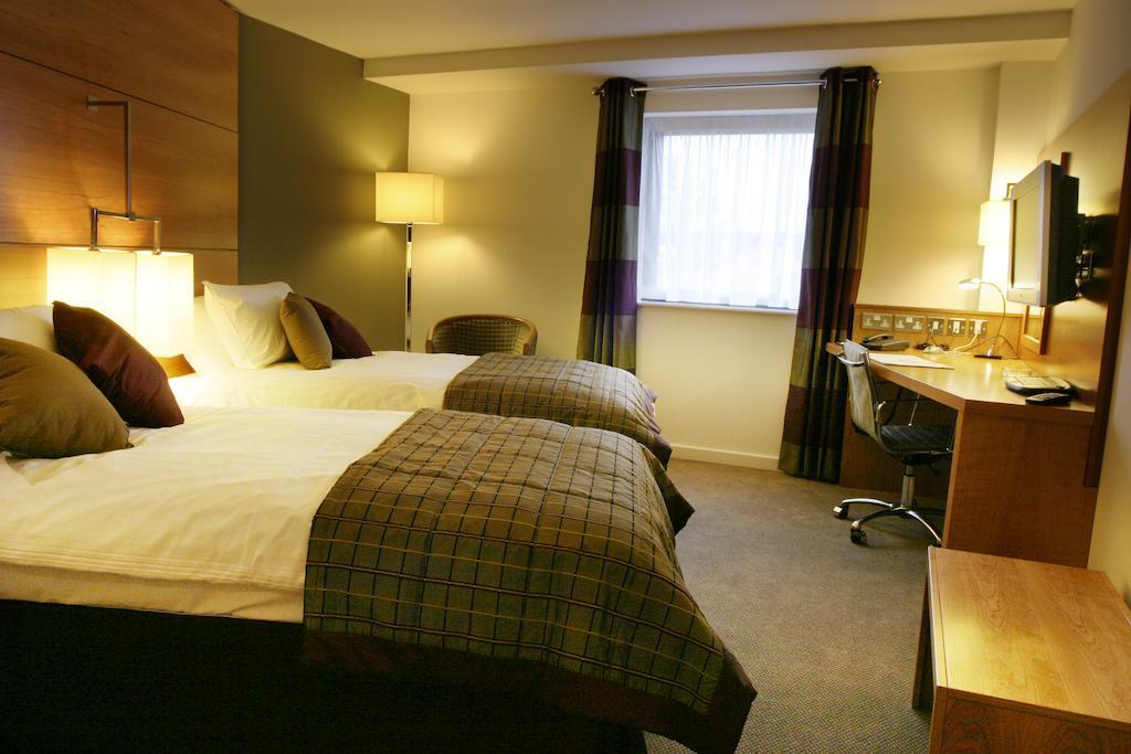 Ramada Plaza Wrexham Hotel Exterior foto